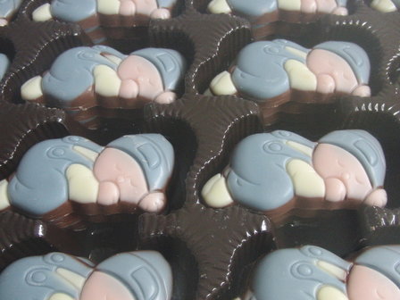 chocolade baby&#039;s blauw voor kraamfeest